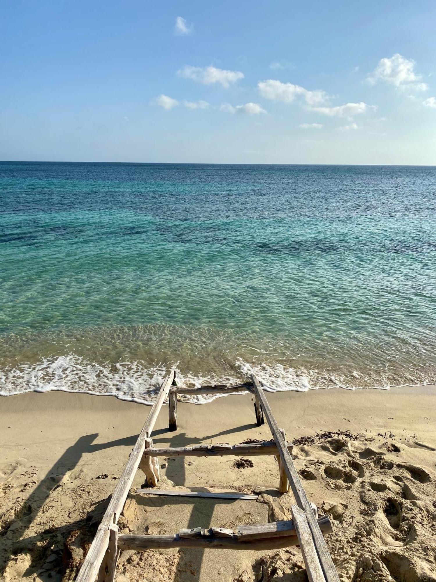 Apartamentos Laura Playa De Migjorn Экстерьер фото