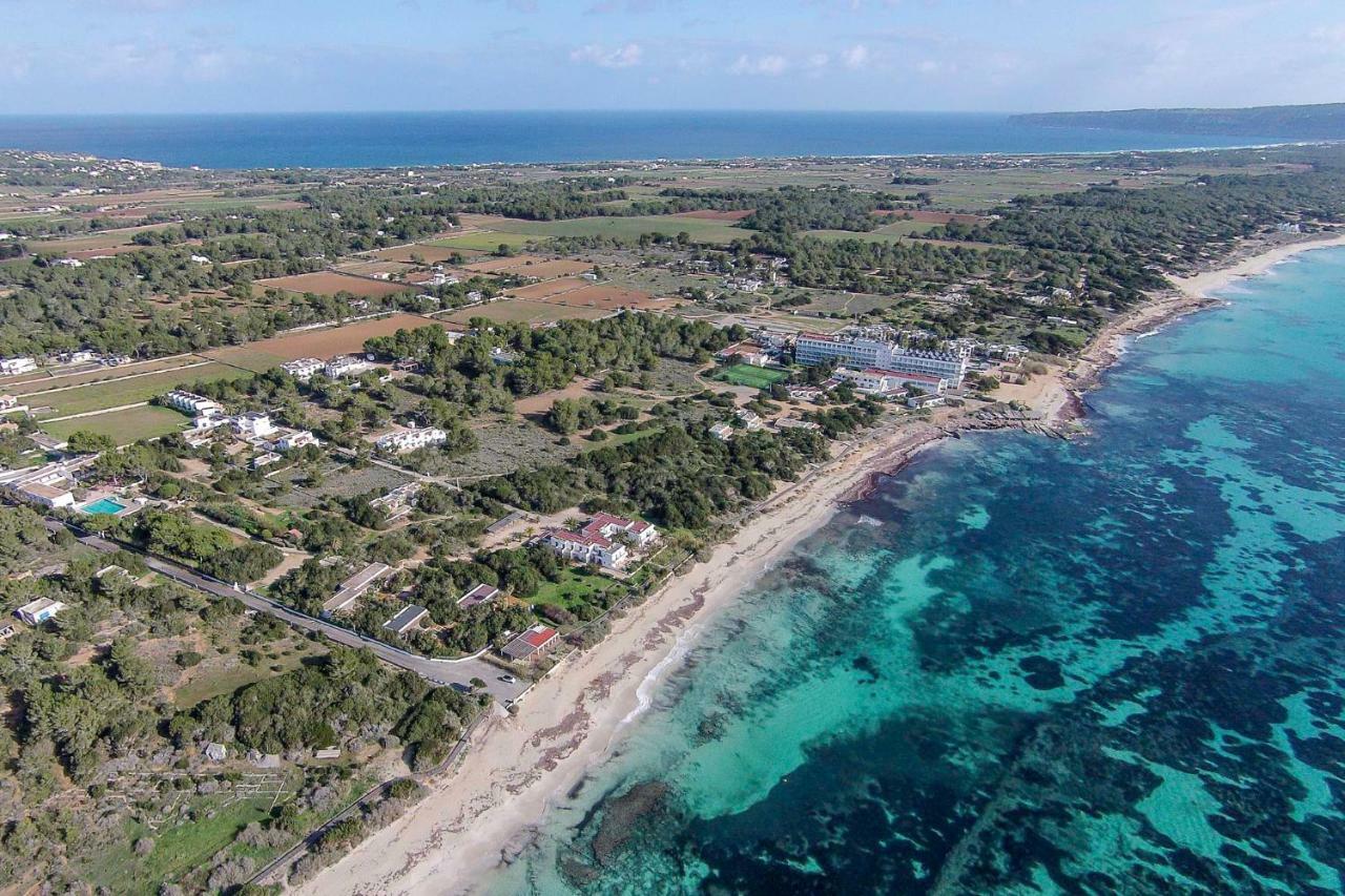 Apartamentos Laura Playa De Migjorn Экстерьер фото